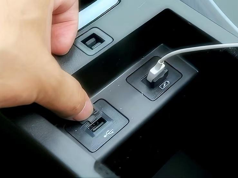 27W USB A车载充电接口